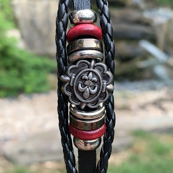 New Men’s Black Leather fleur de lis Bracelet - Picture 6 of 7